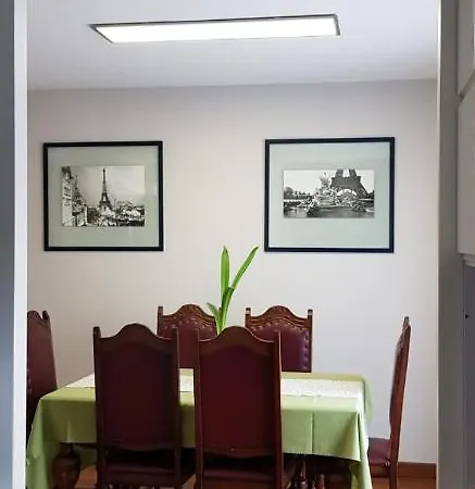 Le Cerisier Nyaraló *